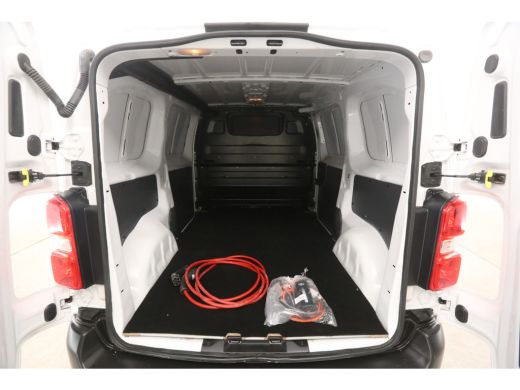 Toyota ProAce 75 kWh Extra Range L2H1 | Snelladen | SOH 99% | Airco | Cruise | Carplay | 3 Zits | Parkeersens. ActivLease financial lease