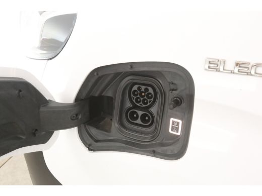 Toyota ProAce 75 kWh Extra Range L2H1 | Snelladen | SOH 99% | Airco | Cruise | Carplay | 3 Zits | Parkeersens. ActivLease financial lease