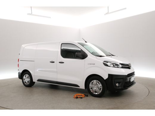 Toyota ProAce 75 kWh Extra Range L2H1 | Snelladen | SOH 99% | Airco | Cruise | Carplay | 3 Zits | Parkeersens. ActivLease financial lease