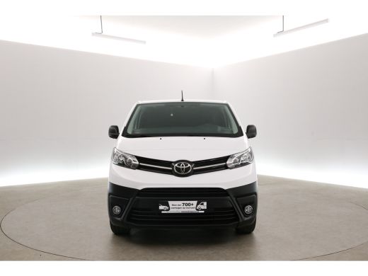 Toyota ProAce 75 kWh Extra Range L2H1 | Snelladen | SOH 99% | Airco | Cruise | Carplay | 3 Zits | Parkeersens. ActivLease financial lease