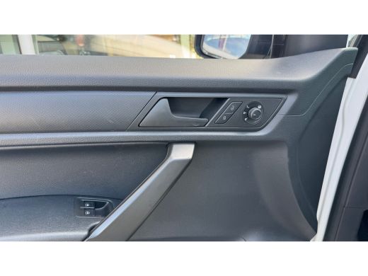 Volkswagen Caddy 2.0 TDI (EUR6) 102PK UNIEK 18.780 KM | RVS imperiaal en sidebars | Airco | PDC | Trekhaak ActivLease financial lease