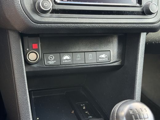 Volkswagen Caddy 2.0 TDI / L1H1 / 1e EIG. / UNIEK 28.975 KM! / INRICHTING / TREKHAAK / IMPERIAAL / NAVI / CARPLAY ... ActivLease financial lease