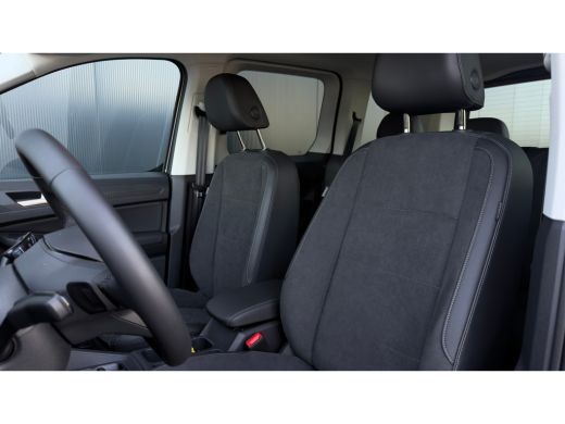 Volkswagen Caddy Kombi Limited Edition 1.5 e-Hybrid Limited Edition | 12V-aansluiting in dashboard en laadruimte |... ActivLease financial lease