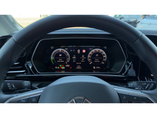 Volkswagen Caddy Life e-Hybrid | 7 Persoons | Stoelverwarming | Camera | Adaptive Cruise | ActivLease financial lease