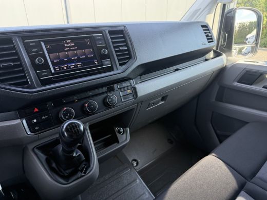 Volkswagen Crafter 2.0 TDI 141 PK / L3H3 / 2x SCHUIFDEUR / IMPERIAAL + LADDER / 3 TONS TREKHAAK / CAMERA / 3-ZITS / ... ActivLease financial lease