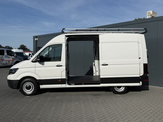 Volkswagen Crafter 2.0 TDI 141 PK / L3H3 / 2x SCHUIFDEUR / IMPERIAAL + LADDER / 3 TONS TREKHAAK / CAMERA / 3-ZITS / ... ActivLease financial lease