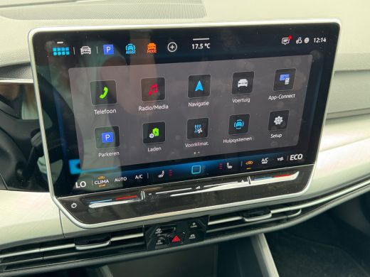 Volkswagen Golf 1.5 204pk eHybrid Life Edition ErgoActive bestuurdersstoel | 360 graden camera 'Area View' | Velg... ActivLease financial lease