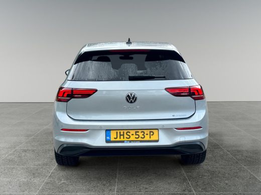 Volkswagen Golf 1.5 204pk eHybrid Life Edition ErgoActive bestuurdersstoel | 360 graden camera 'Area View' | Velg... ActivLease financial lease