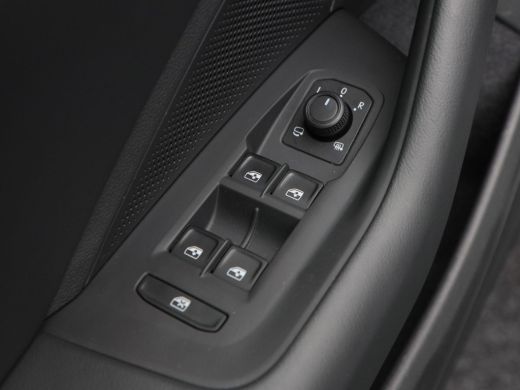 Volkswagen Passat Variant 1.5 eHybrid 204 Pk Business | Full LED | Ergo Active Stoelen | Stoelverwarming | Adaptive... ActivLease financial lease