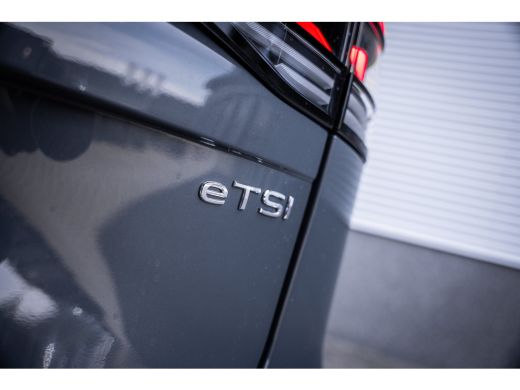 Volkswagen Tayron 1.5 eTSI 150PK 7Persoons Life | 2 stoelen op derde rij | Achteruitrijcamera | Cruise control adap... ActivLease financial lease