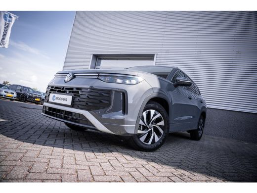 Volkswagen Tayron 1.5 eTSI 150PK 7Persoons Life | 2 stoelen op derde rij | Achteruitrijcamera | Cruise control adap... ActivLease financial lease