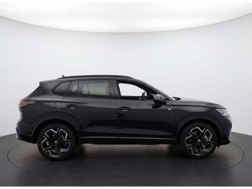 Volkswagen Tiguan 1.5 eHybrid 272PK DSG R-LINE SPORT LEDER/HARMAN-KARDON/PANORAMADAK ActivLease financial lease