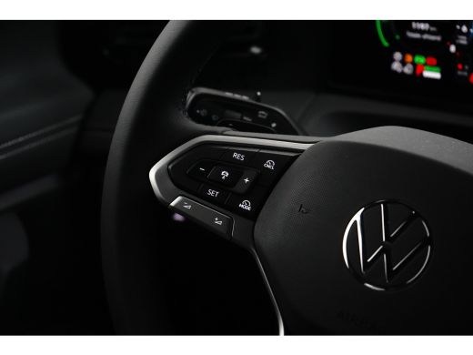Volkswagen Tiguan 1.5 TSI eHybrid 204PK Life | Tech Pakket | Comfort Pakket | Dode-hoek sensor | Wegklapbare trekhaak ActivLease financial lease