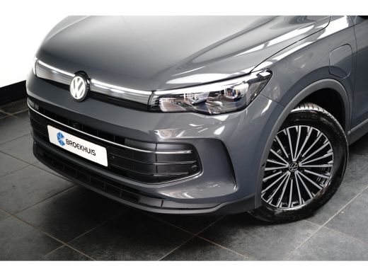Volkswagen Tiguan 1.5 TSI eHybrid 204PK Life | Tech Pakket | Comfort Pakket | Dode-hoek sensor | Wegklapbare trekhaak ActivLease financial lease