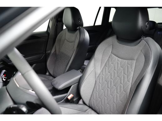 Volkswagen Tiguan 1.5 TSI eHybrid 204PK Life | Tech Pakket | Comfort Pakket | Dode-hoek sensor | Wegklapbare trekhaak ActivLease financial lease