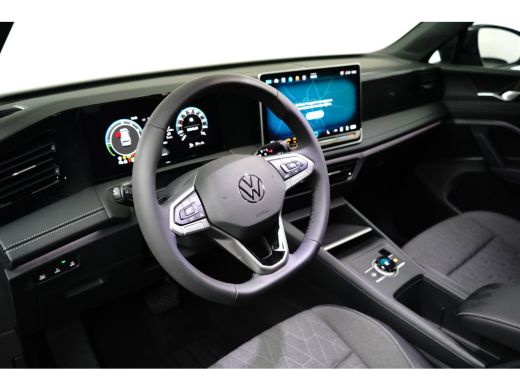 Volkswagen Tiguan 1.5 TSI eHybrid 204PK Life | Tech Pakket | Comfort Pakket | Dode-hoek sensor | Wegklapbare trekhaak ActivLease financial lease