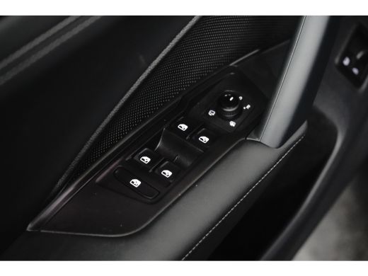 Volkswagen Tiguan 1.5 TSI eHybrid 204PK Life | Tech Pakket | Comfort Pakket | Dode-hoek sensor | Wegklapbare trekhaak ActivLease financial lease