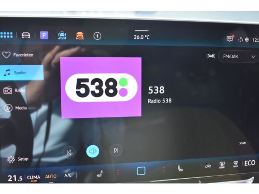 Volkswagen Tiguan R-Line Edition - eHybrid | Trekhaak | 'App-Connect' draadloze smartphone integratie | Achteruitri... ActivLease financial lease