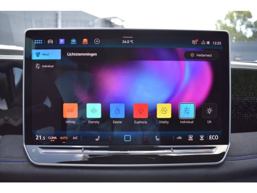 Volkswagen Tiguan R-Line Edition - eHybrid | Trekhaak | 'App-Connect' draadloze smartphone integratie | Achteruitri... ActivLease financial lease
