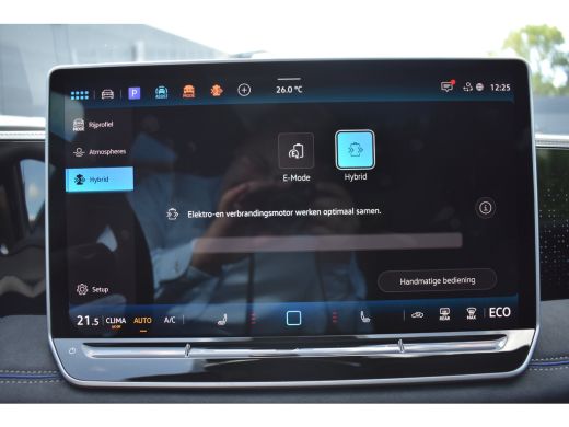 Volkswagen Tiguan R-Line Edition - eHybrid | Trekhaak | 'App-Connect' draadloze smartphone integratie | Achteruitri... ActivLease financial lease