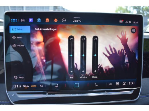 Volkswagen Tiguan R-Line Edition - eHybrid | Trekhaak | 'App-Connect' draadloze smartphone integratie | Achteruitri... ActivLease financial lease