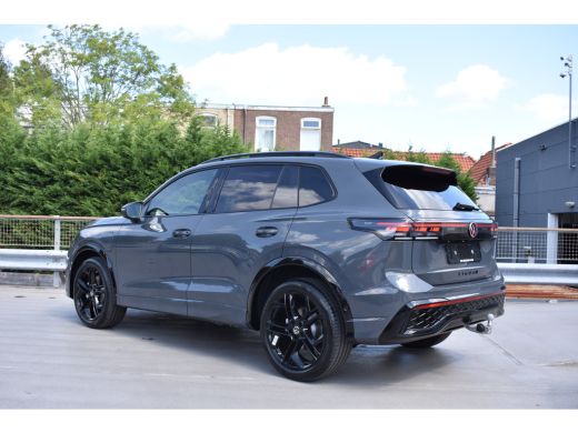 Volkswagen Tiguan R-Line Edition - eHybrid | Trekhaak | 'App-Connect' draadloze smartphone integratie | Achteruitri... ActivLease financial lease