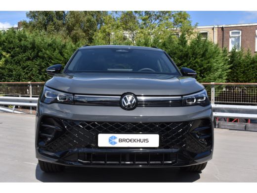 Volkswagen Tiguan R-Line Edition - eHybrid | Trekhaak | 'App-Connect' draadloze smartphone integratie | Achteruitri... ActivLease financial lease
