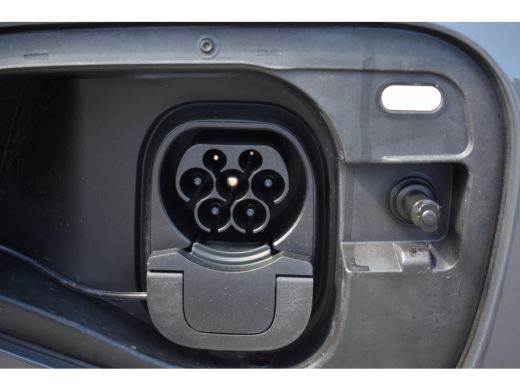 Volkswagen Tiguan R-Line Edition - eHybrid | Trekhaak | 'App-Connect' draadloze smartphone integratie | Achteruitri... ActivLease financial lease