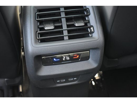 Volkswagen Tiguan R-Line Edition - eHybrid | Trekhaak | 'App-Connect' draadloze smartphone integratie | Achteruitri... ActivLease financial lease