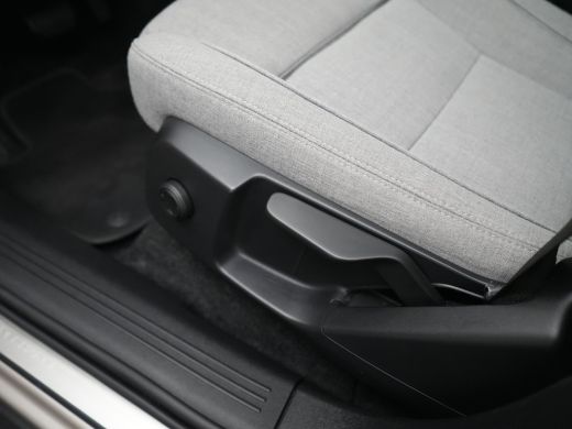 Volvo  XC40 Recharge Plus 70 kWh | Adaptive Cruise | BLIS | Pilot Assist | Keyless | All Season | Camera | El... ActivLease financial lease