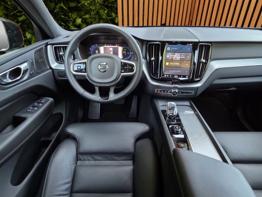 Volvo  XC60 2.0 T8 Plug-in hybrid AWD Ultimate Dark | Polestar optimalisatie | Dealer onderhouden | SOH 96% |... ActivLease financial lease