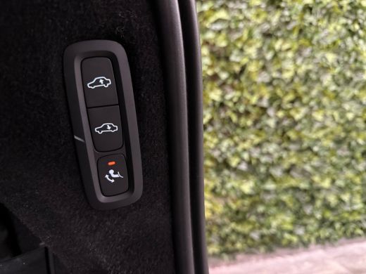 Volvo  XC90 T8 AWD Recharge Ultimate Ultra Bright | Luchtvering | Trekhaak | 360 Camera | Head-Up Display | H... ActivLease financial lease