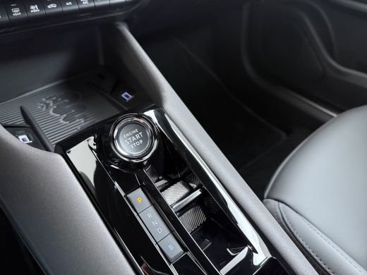 Alfa Romeo Junior Elettrica Speciale | "Spiga" Stoffen/ecoleder bekleding met rode accenten - 6-voudig verstelbare ... ActivLease financial lease