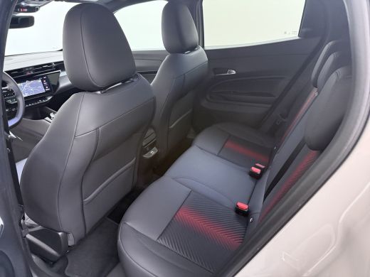 Alfa Romeo Junior Elettrica Speciale | "Spiga" Stoffen/ecoleder bekleding met rode accenten - 6-voudig verstelbare ... ActivLease financial lease