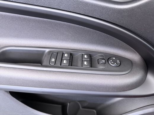 Alfa Romeo Junior Ibrida Ti | 10,25" digitaal instrumentarium | 18" lichtmetalen velgen - Fori | Automatisch grootl... ActivLease financial lease