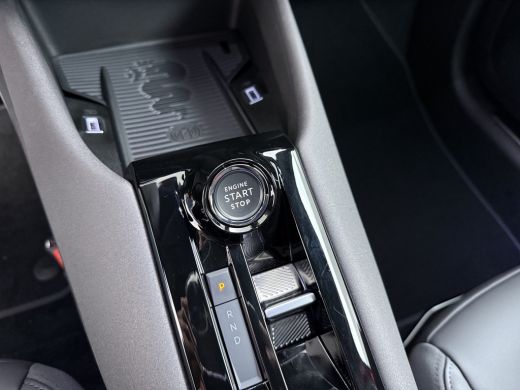 Alfa Romeo Junior Ibrida Ti | 10,25" digitaal instrumentarium | 18" lichtmetalen velgen - Fori | Automatisch grootl... ActivLease financial lease