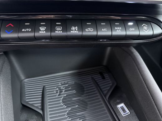 Alfa Romeo Junior Ibrida Ti | 10,25" digitaal instrumentarium | 18" lichtmetalen velgen - Fori | Automatisch grootl... ActivLease financial lease