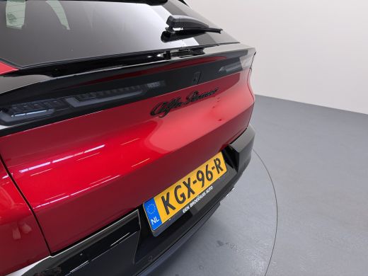 Alfa Romeo Junior Ibrida Ti | 10,25" digitaal instrumentarium | 18" lichtmetalen velgen - Fori | Automatisch grootl... ActivLease financial lease