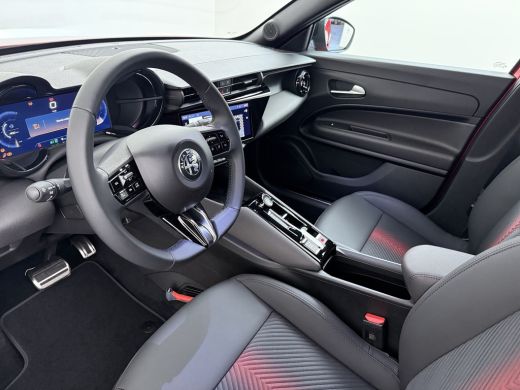 Alfa Romeo Junior Ibrida Ti | 10,25" digitaal instrumentarium | 18" lichtmetalen velgen - Fori | Automatisch grootl... ActivLease financial lease
