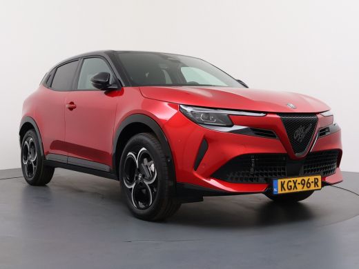 Alfa Romeo Junior Ibrida Ti | 10,25" digitaal instrumentarium | 18" lichtmetalen velgen - Fori | Automatisch grootl... ActivLease financial lease