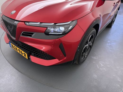Alfa Romeo Junior Ibrida Ti | 10,25" digitaal instrumentarium | 18" lichtmetalen velgen - Fori | Automatisch grootl... ActivLease financial lease