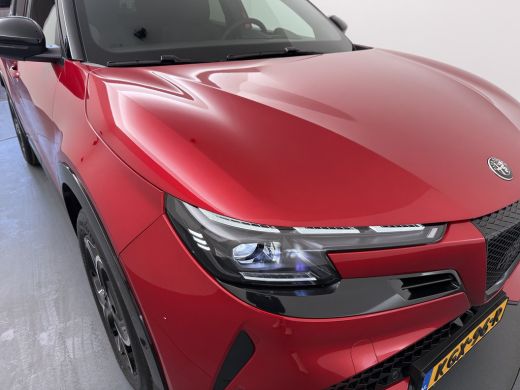 Alfa Romeo Junior Ibrida Ti | 10,25" digitaal instrumentarium | 18" lichtmetalen velgen - Fori | Automatisch grootl... ActivLease financial lease