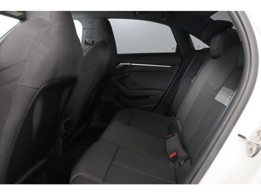 Audi A3 Limousine 30 TFSI Advanced edition | Open Dak | Afneembare Trekhaak | LED | Sportstoelen | Navi B... ActivLease financial lease