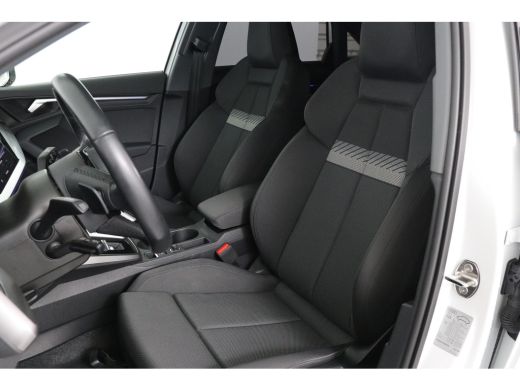 Audi A3 Limousine 30 TFSI Advanced edition | Open Dak | Afneembare Trekhaak | LED | Sportstoelen | Navi B... ActivLease financial lease