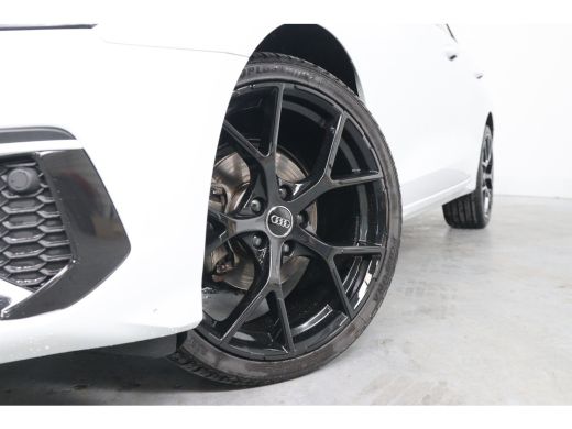 Audi A3 Limousine 30 TFSI Advanced edition | Open Dak | Afneembare Trekhaak | LED | Sportstoelen | Navi B... ActivLease financial lease