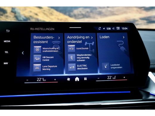 BMW X1 xDrive25e M Sport|PANO|TrkHk|LEDER|20'' ActivLease financial lease