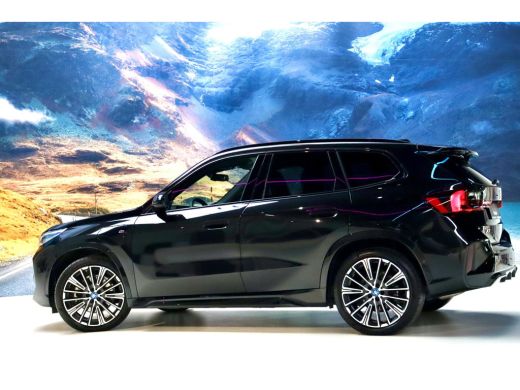BMW X1 xDrive25e M Sport|PANO|TrkHk|LEDER|20'' ActivLease financial lease