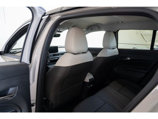 Fiat 600e La Prima 54 kWh | Tot 8 Jaar Garantie! | Dolce-Vita Pack | Verwarmd Voorraam | Camera | Navigatie... ActivLease financial lease