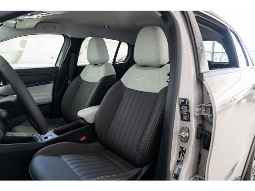 Fiat 600e La Prima 54 kWh | Tot 8 Jaar Garantie! | Dolce-Vita Pack | Verwarmd Voorraam | Camera | Navigatie... ActivLease financial lease