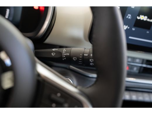 Fiat 600e La Prima 54 kWh | Tot 8 Jaar Garantie! | Dolce-Vita Pack | Verwarmd Voorraam | Camera | Navigatie... ActivLease financial lease